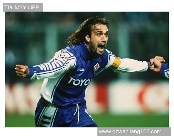 今晚足球赛激情四溢球迷齐聚一堂共庆精彩时刻 今晚足球赛激情四溢球迷齐聚一堂共庆精彩时刻